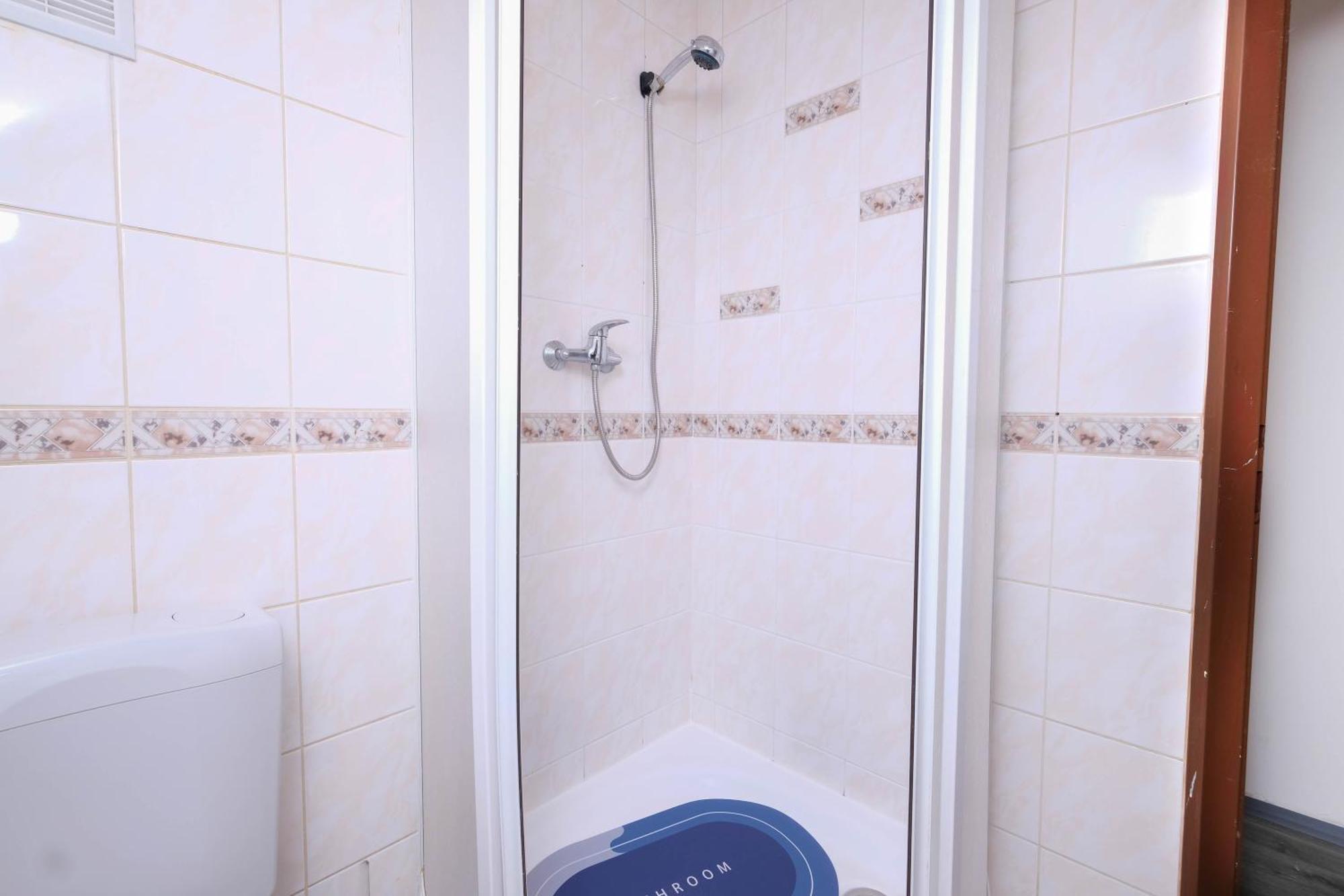 Apartments Alena - カルロヴィ・ヴァリ エクステリア 写真