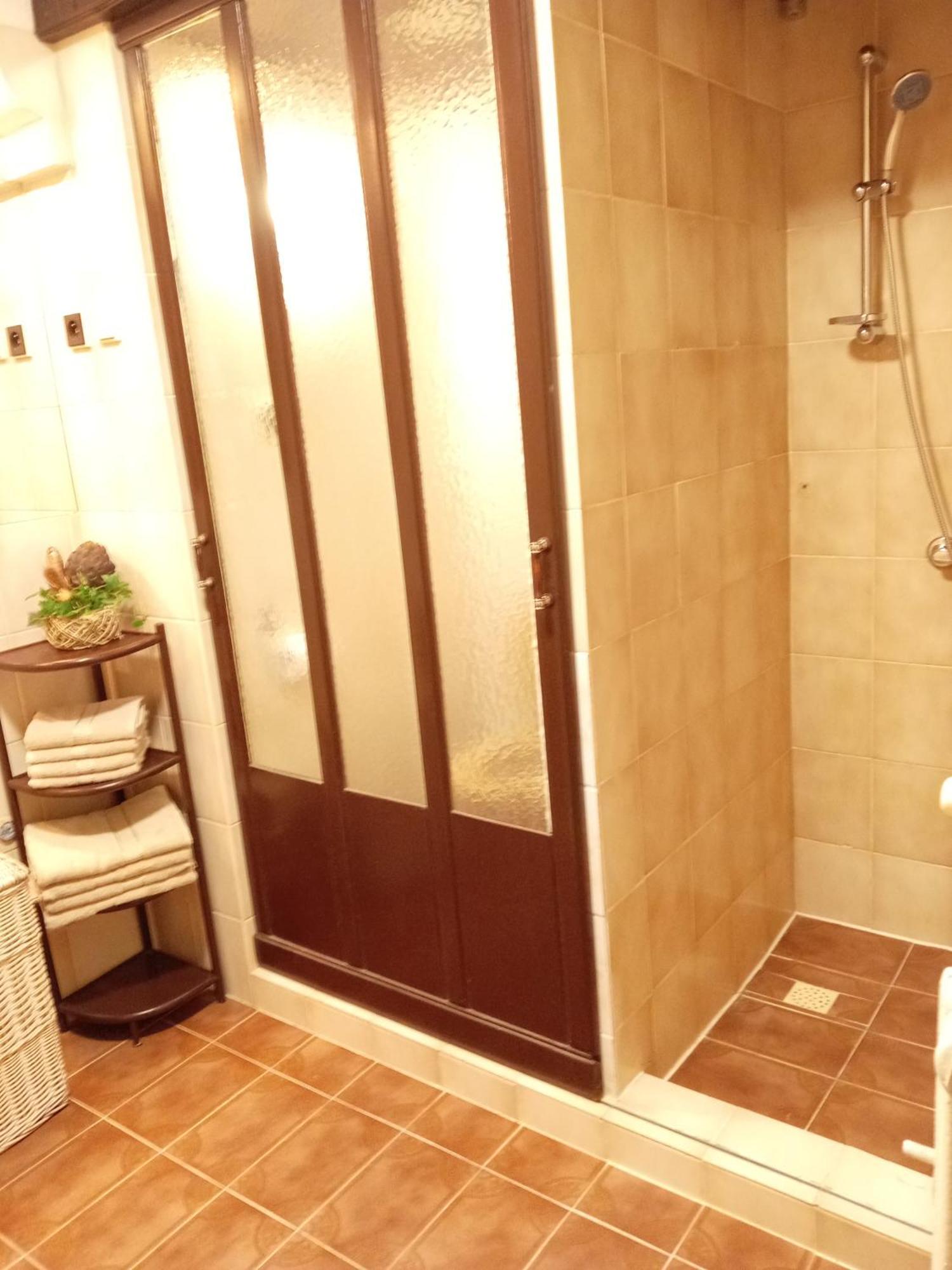 Apartments Alena - カルロヴィ・ヴァリ エクステリア 写真